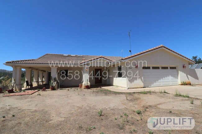 19308 Laurel Ln Ramona, CA 92065