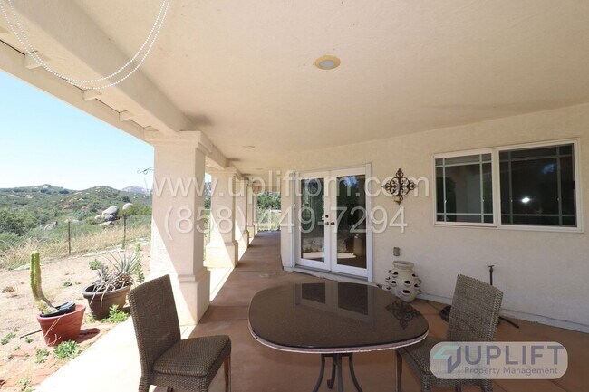 19308 Laurel Ln Ramona, CA 92065 photo 2