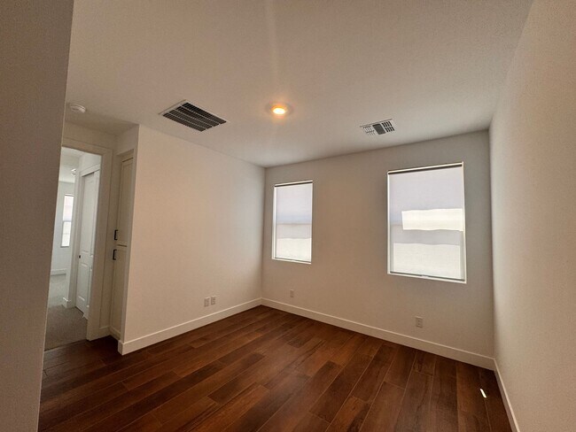 7283 W Blue Sky Dr Peoria, AZ 85383 photo 4