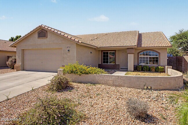 8752 W Melinda Ln Peoria, AZ 85382 photo 4