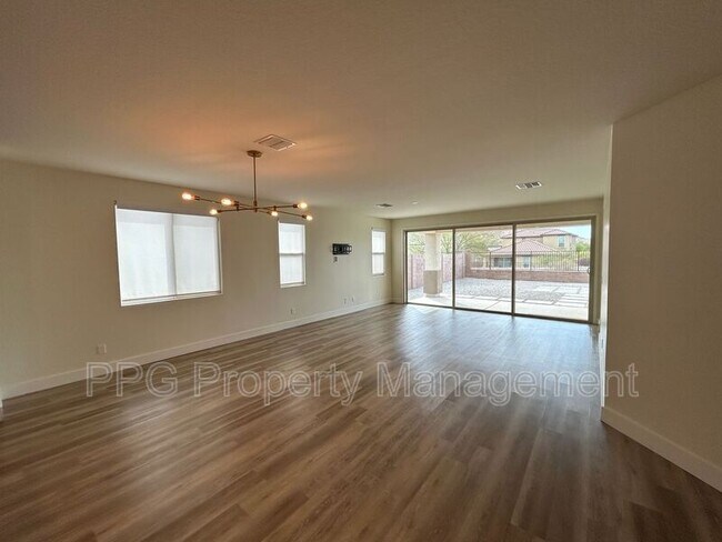 16491 W Caldwell St Goodyear, AZ 85338 photo 4