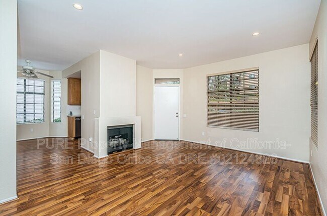 4049 Carmel View Rd San Diego, CA 92130 photo 2