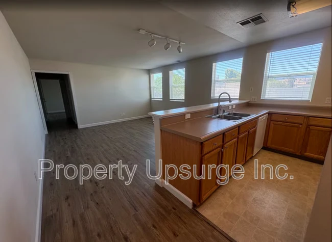 140 E 6th St Pittsburg, CA 94565 photo 3