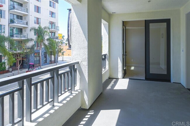3275 Fifth Ave San Diego, CA 92103 photo 3