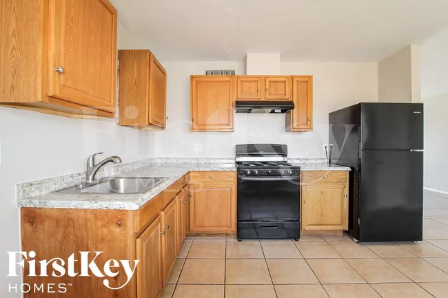 4220 W Cavalier Dr Phoenix, AZ 85019 photo 5