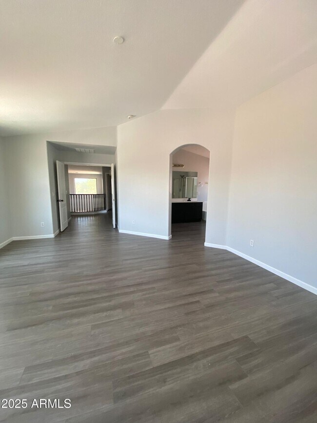 8402 S 48th Ln Phoenix, AZ 85339 photo 4