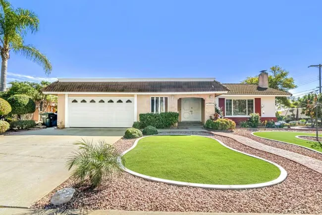 1101 Calle Vista Ave Escondido, CA 92027 photo 2