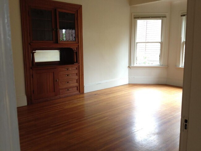2727 Hillegass Ave Berkeley, CA 94705 photo 2