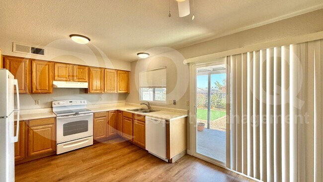 1040 W Yale Dr Tempe, AZ 85283 photo 4