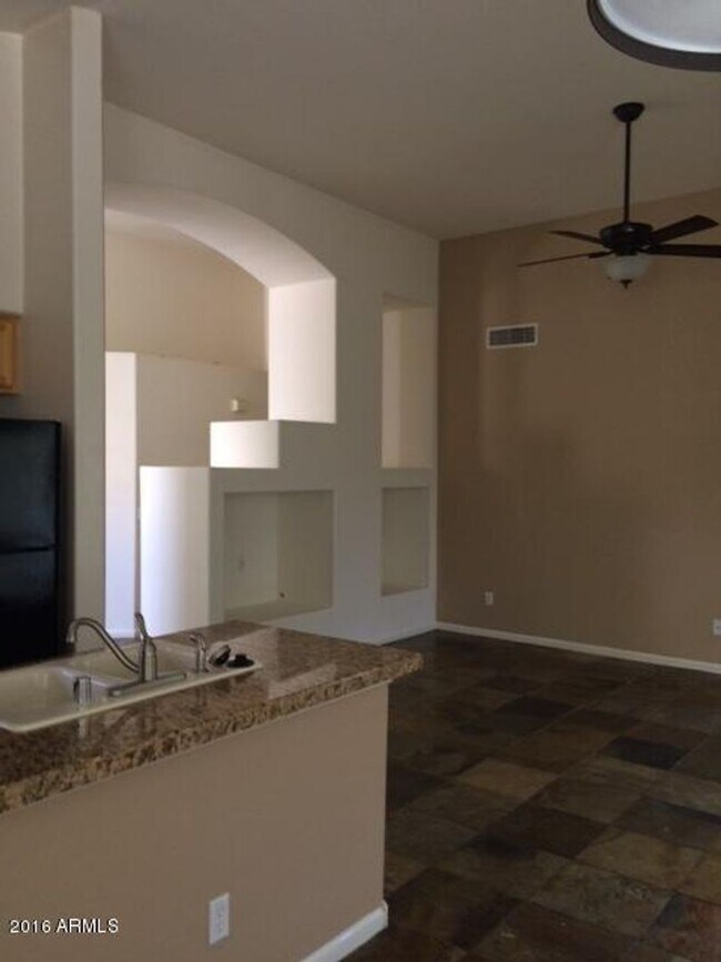 682 W Raven Dr Chandler, AZ 85286 photo 5