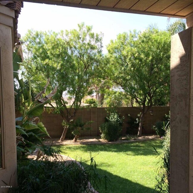 682 W Raven Dr Chandler, AZ 85286 photo 3