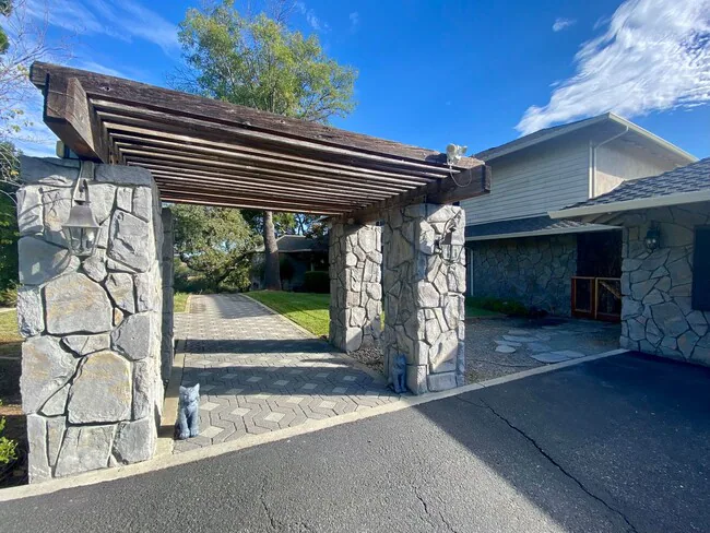Panoramic Views And Quiet Luxury In Los Gatos photo 2