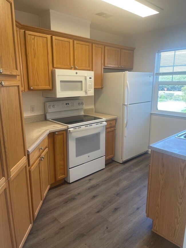 2456 Cabrillo Hwy S Half Moon Bay, CA 94019 photo 2