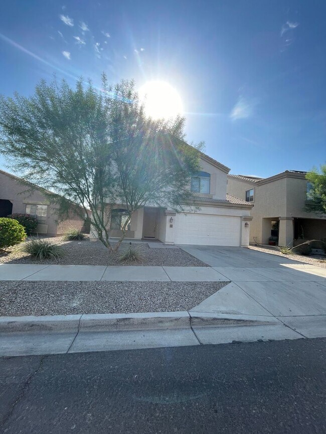 5707 S 31st Dr Phoenix, AZ 85041 photo 2