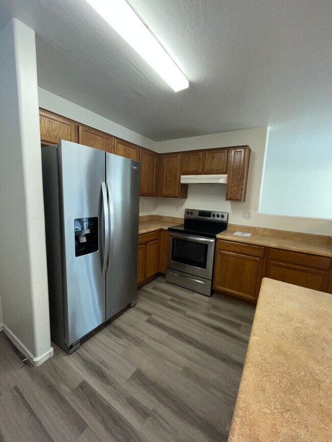5707 S 31st Dr Phoenix, AZ 85041 photo 4