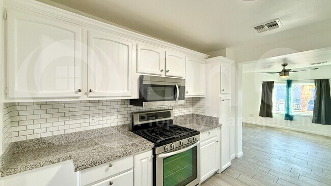 1922 W Jefferson St Phoenix, AZ 85009 photo 3