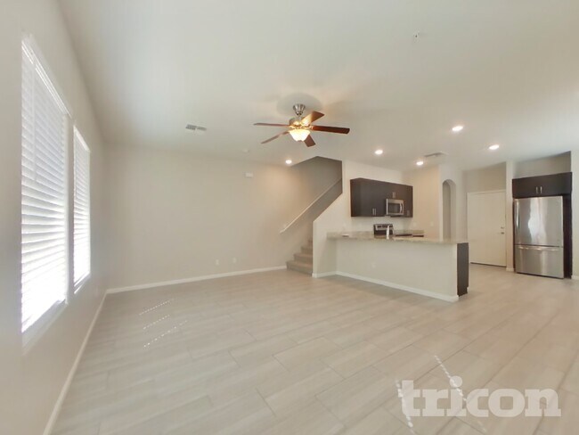 12581 W Via Dona Rd Peoria, AZ 85383 photo 2