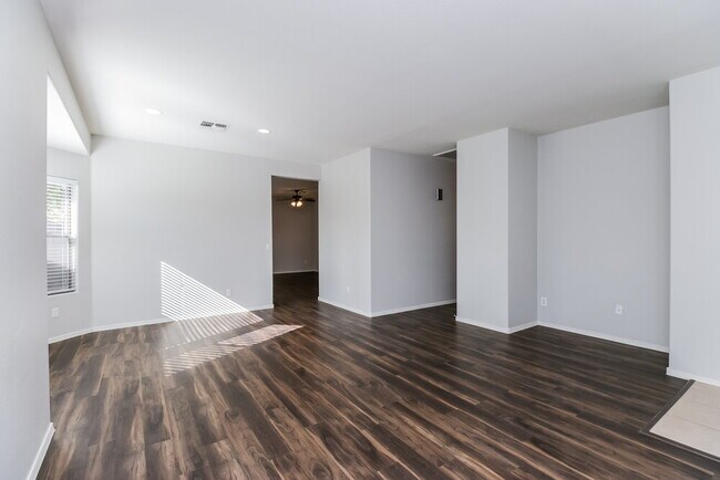 3402 N 129th Dr Avondale, AZ 85392 photo 3