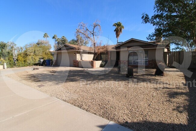 15219 N 20th St Phoenix, AZ 85022 photo 2
