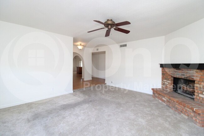 15219 N 20th St Phoenix, AZ 85022 photo 5