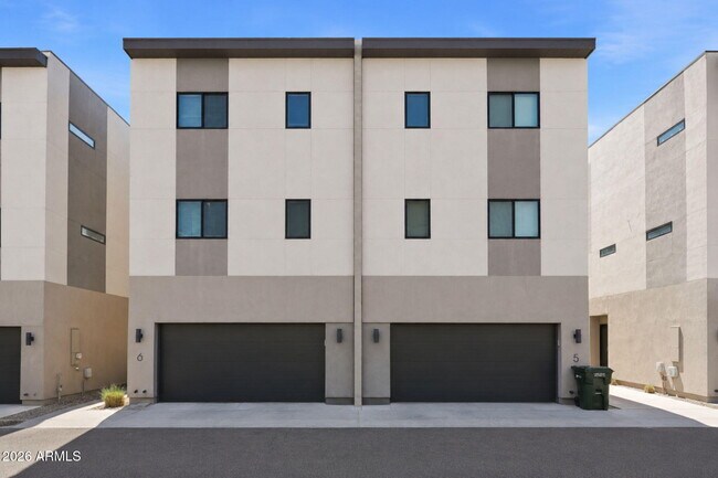 2727 E Thomas Rd Phoenix, AZ 85016