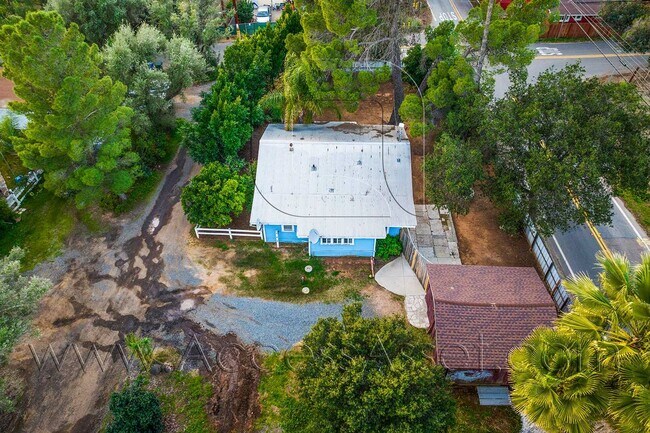2061 Cam Rainbow Fallbrook, CA 92028 photo 2