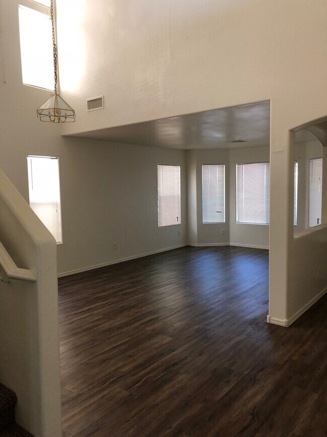 45579 W Dutchman Dr Maricopa, AZ 85139 photo 3