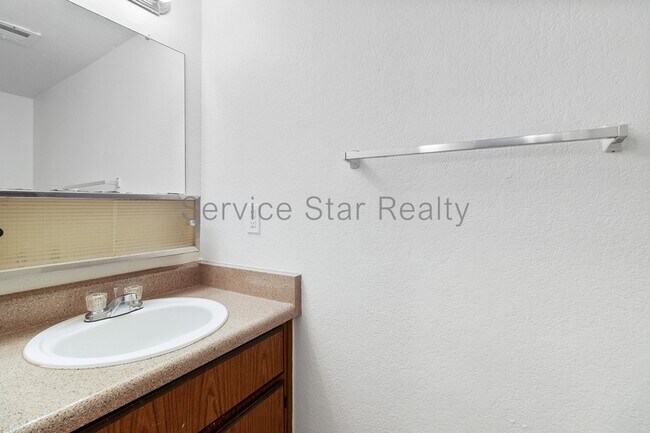 2807 E Le Marche Ave Phoenix, AZ 85032 photo 5