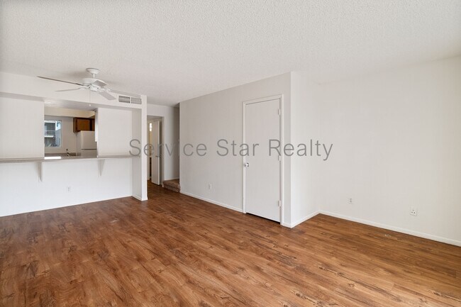 2807 E Le Marche Ave Phoenix, AZ 85032 photo 2