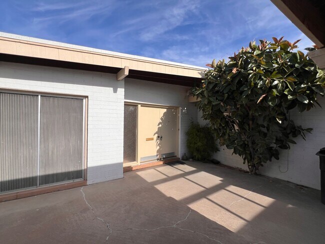 2219 N 73rd Pl Scottsdale, AZ 85257 photo 2