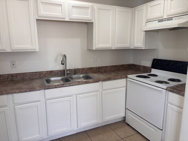 1597 W Mountain View Rd Phoenix, AZ 85021 photo 5
