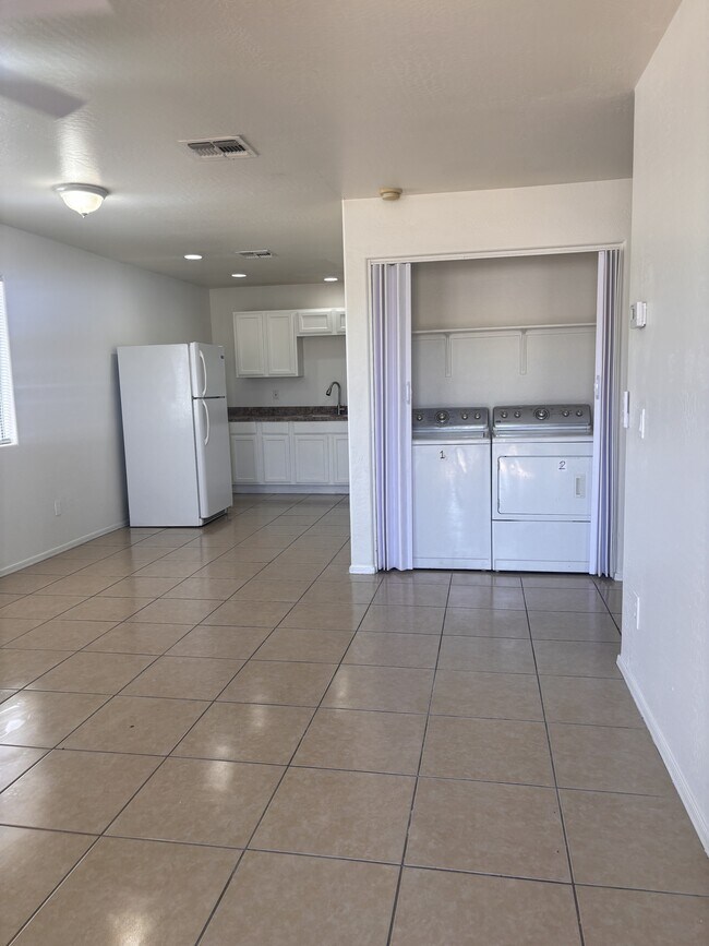 1597 W Mountain View Rd Phoenix, AZ 85021 photo 3