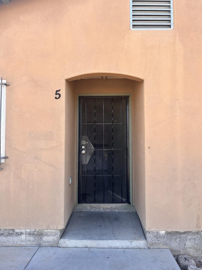 1597 W Mountain View Rd Phoenix, AZ 85021 photo 2