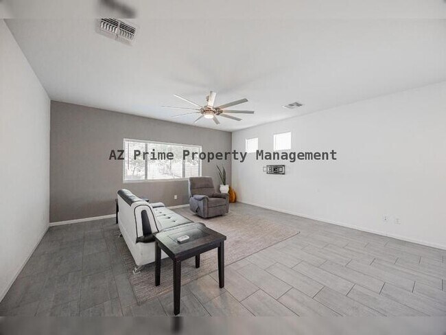 1711 W Pollack St Phoenix, AZ 85041 photo 4