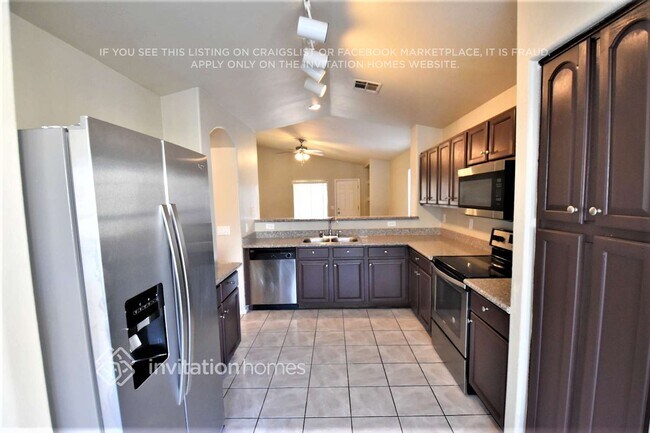 2046 N 90th Ln Phoenix, AZ 85037 photo 5