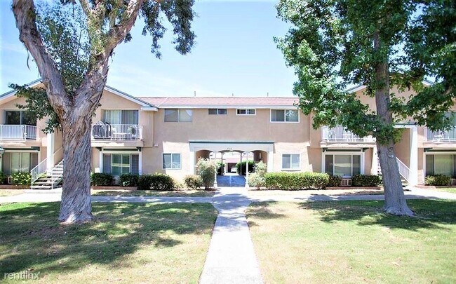 4560 Maple Ave La Mesa, CA 91941 photo 2