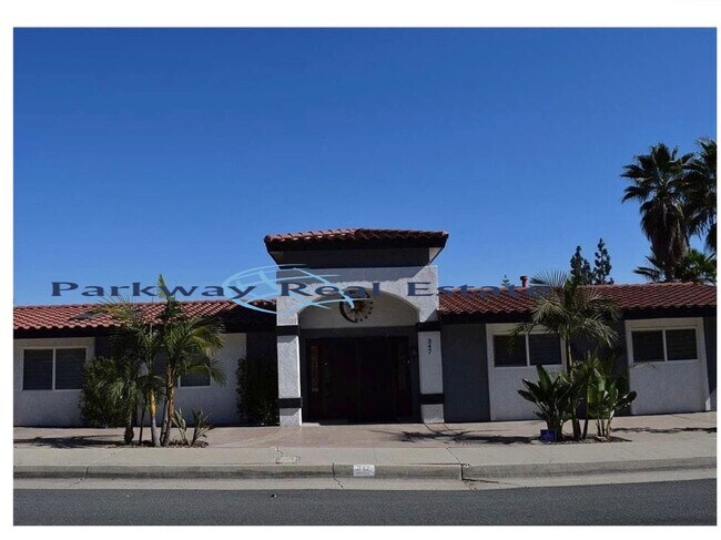 347 S Westwind Dr El Cajon, CA 92020