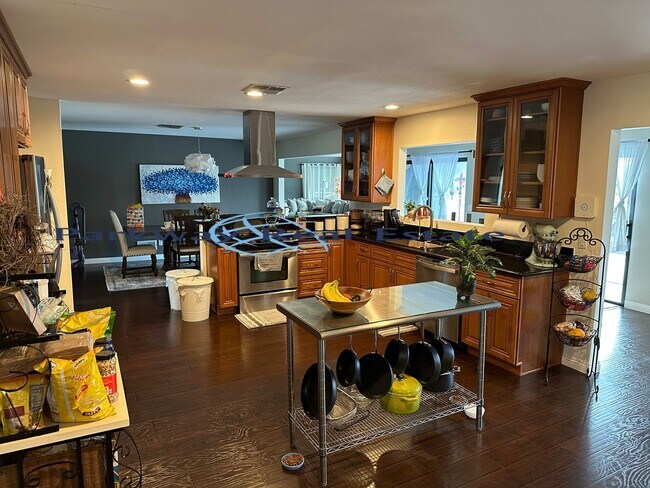 347 S Westwind Dr El Cajon, CA 92020 photo 4
