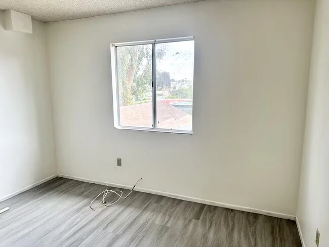 6950 Bullock Dr San Diego, CA 92114 photo 5