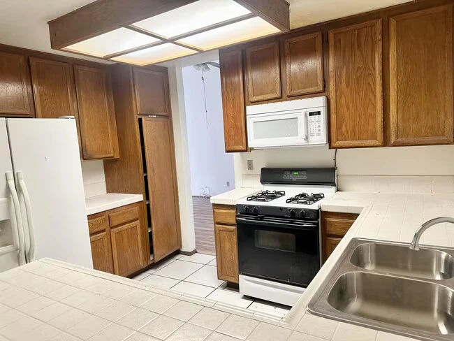 6950 Bullock Dr San Diego, CA 92114 photo 4