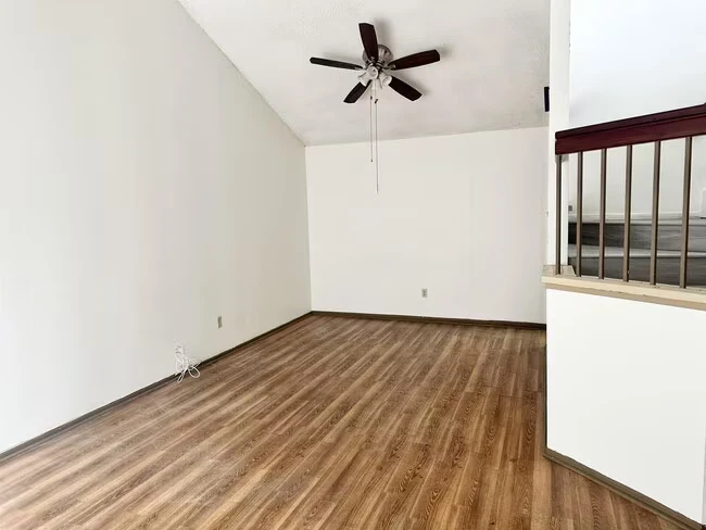 6950 Bullock Dr San Diego, CA 92114 photo 2