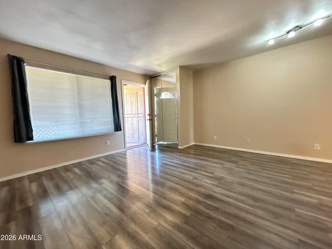 14203 N 19th Ave Phoenix, AZ 85023 photo 2