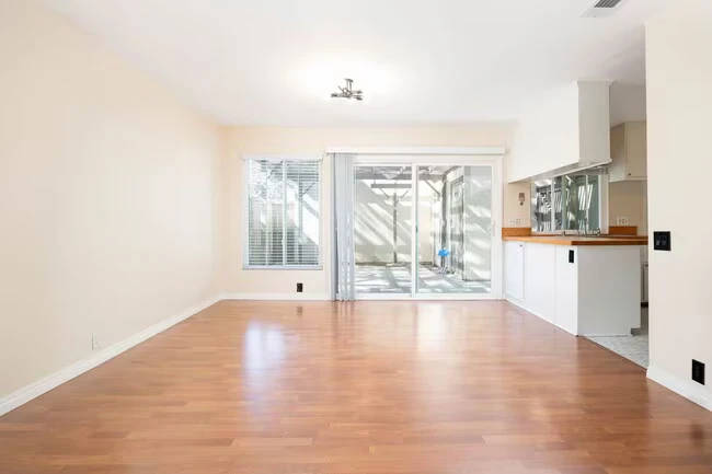 10536 Greenford Dr San Diego, CA 92126 photo 3