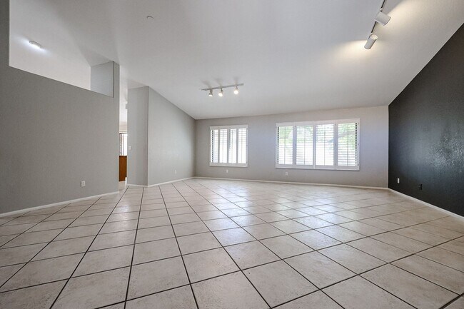1501 W Sherri Dr Gilbert, AZ 85233 photo 4