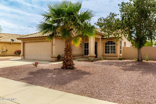 7415 W Crest Ln Glendale, AZ 85310 photo 4