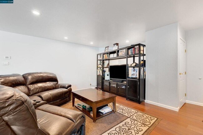 9085 Alcosta Blvd San Ramon, CA 94583 photo 5
