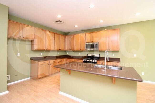 1199 E Browning Pl Chandler, AZ 85286 photo 4