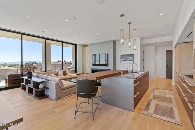 5000 N Camelback Rdg Dr Scottsdale, AZ 85251 photo 4