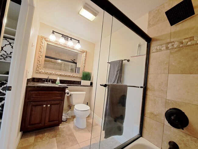 3985 Nobel Dr San Diego, CA 92122 photo 3