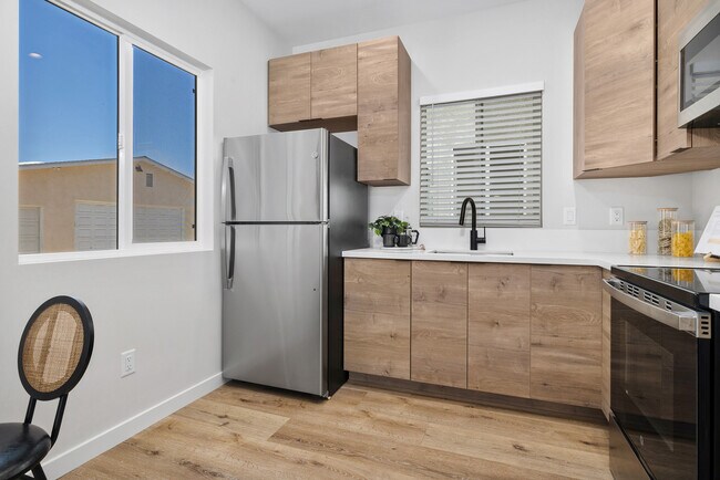3315 Clairemont Mesa Blvd San Diego, CA 92117 photo 4
